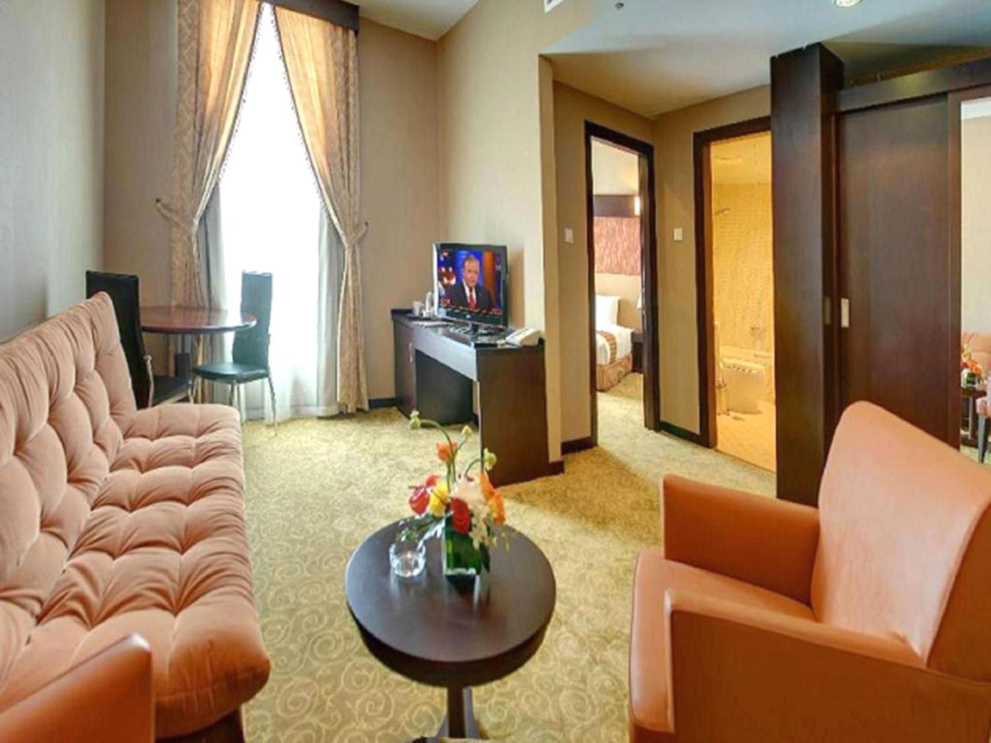 อาร์ยานา โฮเต็ล Hotel ชาร์จาห์ ภายนอก รูปภาพ