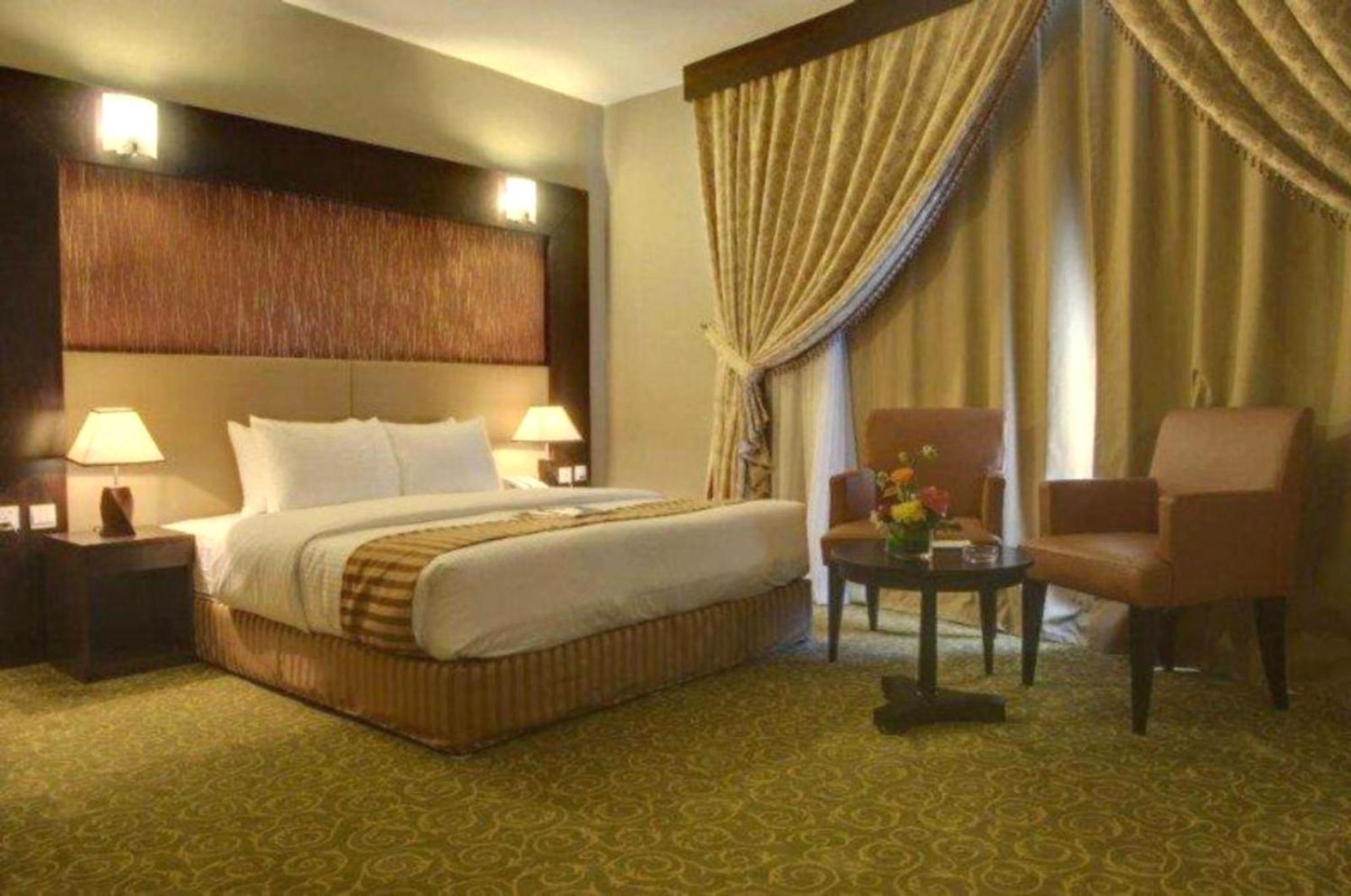 อาร์ยานา โฮเต็ล Hotel ชาร์จาห์ ภายนอก รูปภาพ